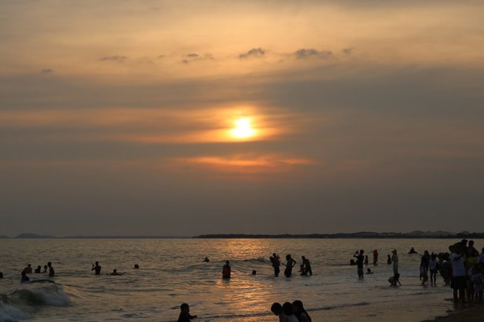 Bình minh - hoàng hôn biển Cam Bình - kinh nghiệm du lịch biển Cam Bình Lagi